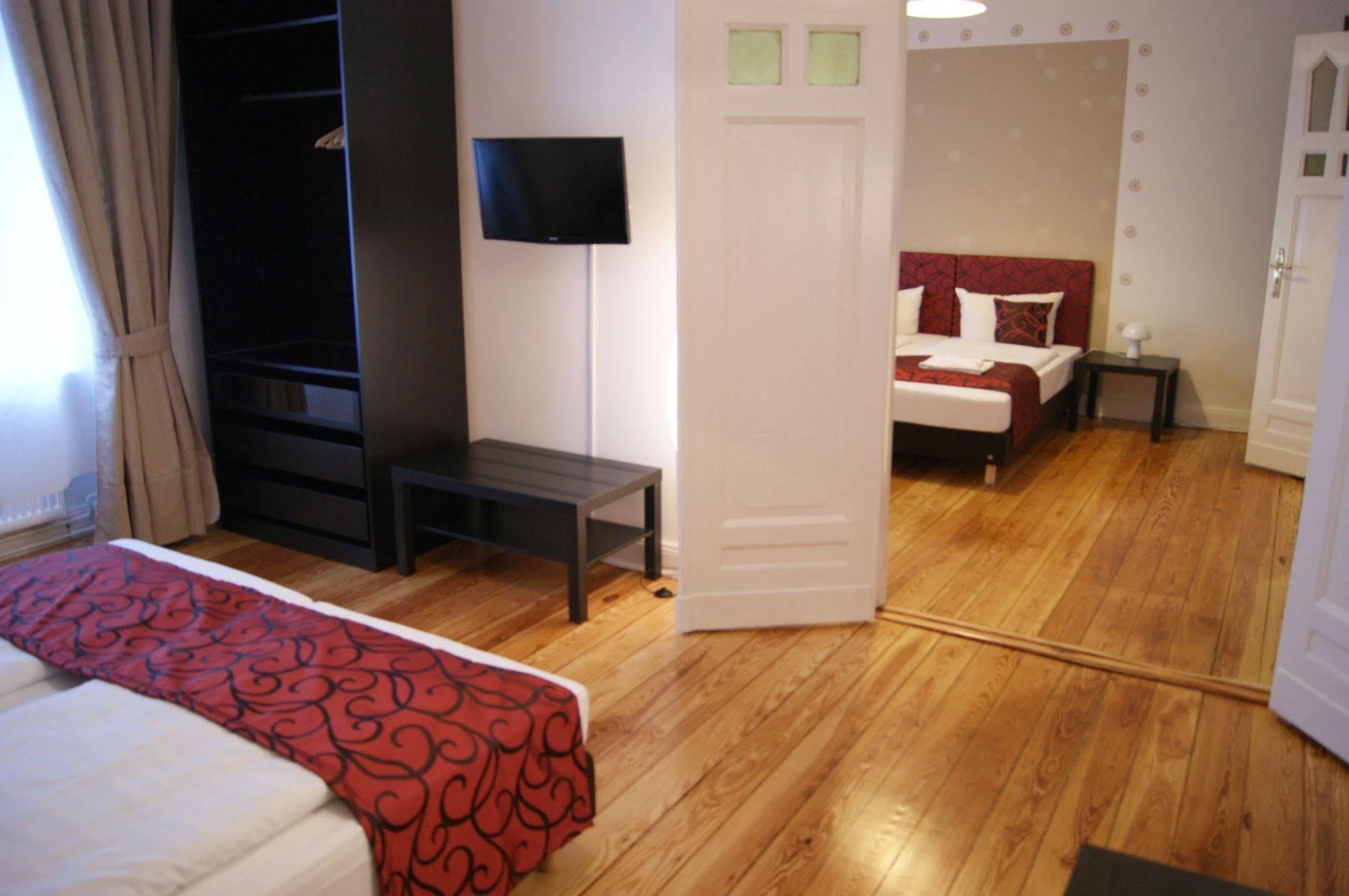 Hotel Pension Senta Berlin Exterior photo